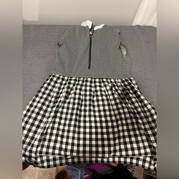 Cooperative dress - Picture 2 of 3